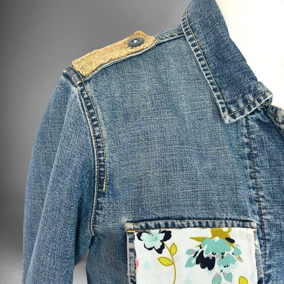 Lucky Brand Jean Jacket. - Picture 5 of 9